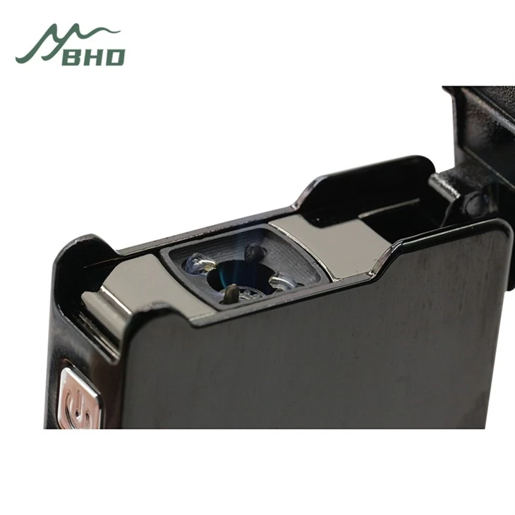 Oppladbar lighter i metall